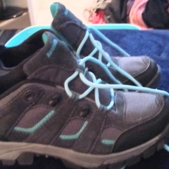 Shoes - Picture 3 of 7